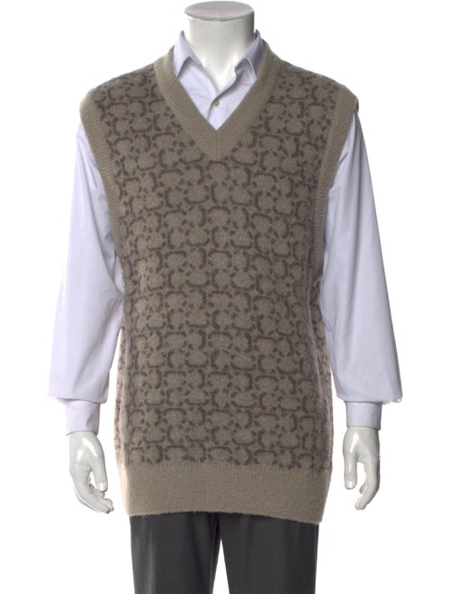 Closed V-Neck Sleeveless Sweater Vest