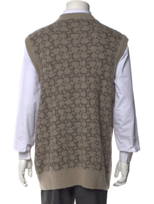 Closed V-Neck Sleeveless Sweater Vest