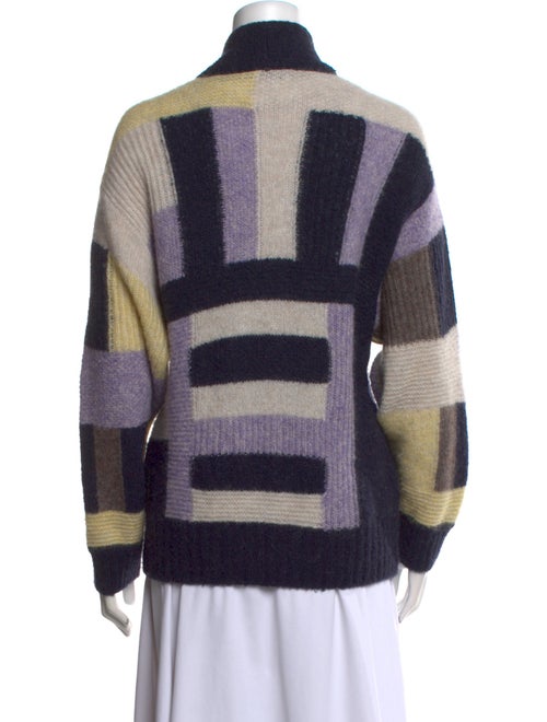 Closed Printed V-Neck Sweater