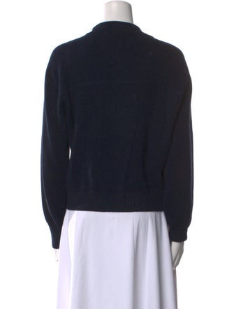 Closed V-Neck Sweater