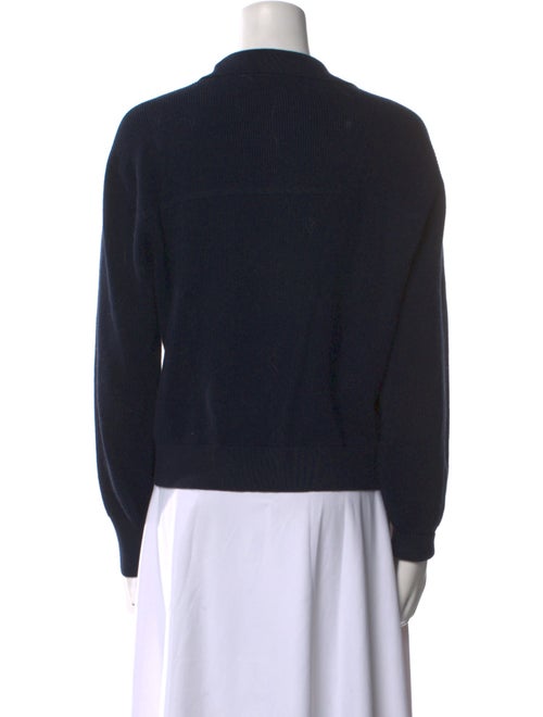 Closed V-Neck Sweater