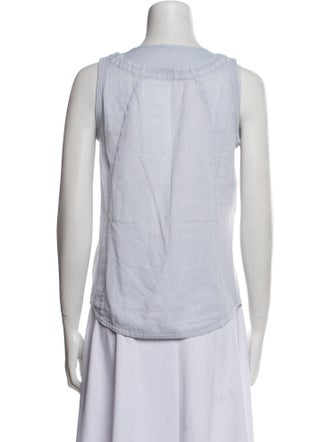 Closed Scoop Neck Sleeveless Top