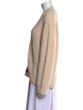 Closed V-Neck Sweater