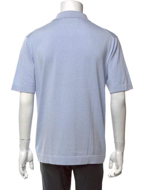 Closed Short Sleeve Shirt