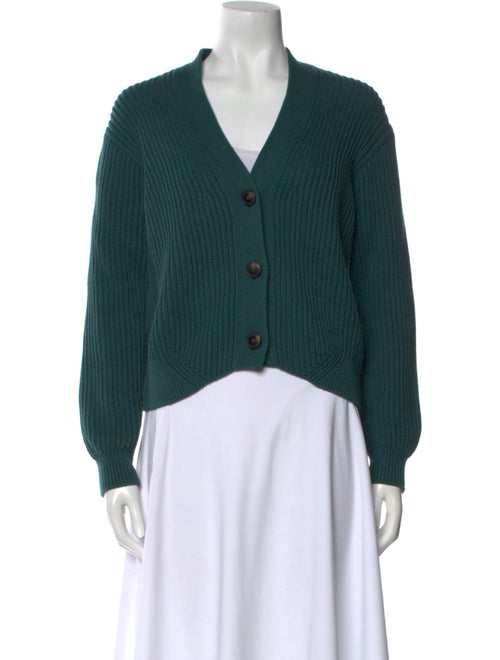 Closed V-Neck Sweater