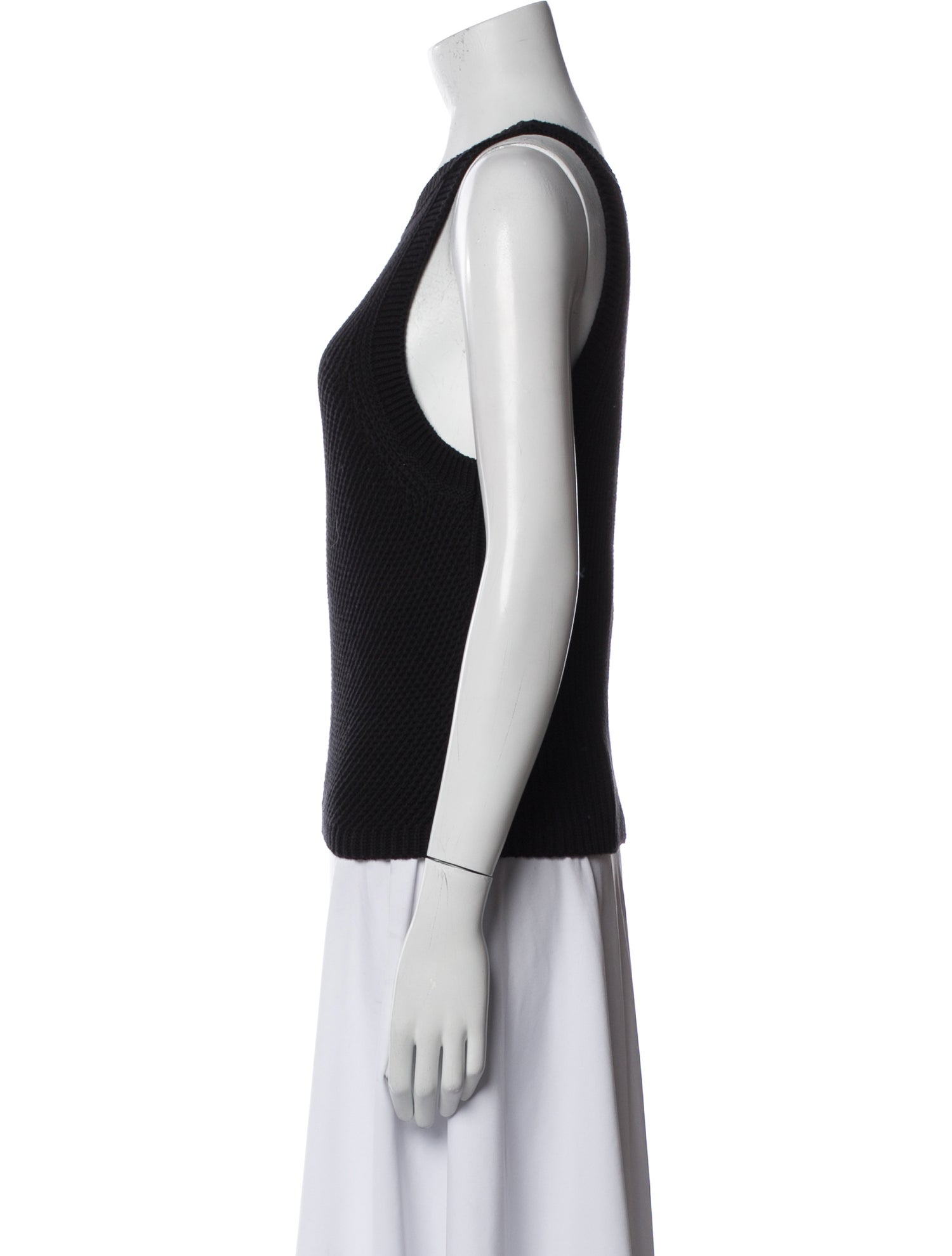 Closed Scoop Neck Sleeveless Top