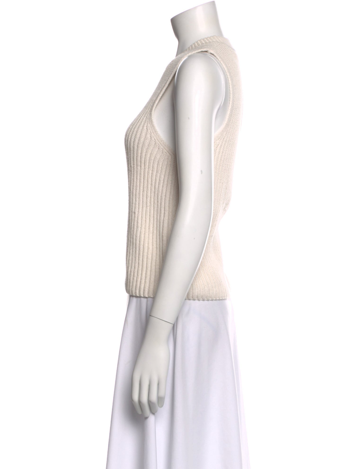 Closed Crew Neck Sleeveless Top