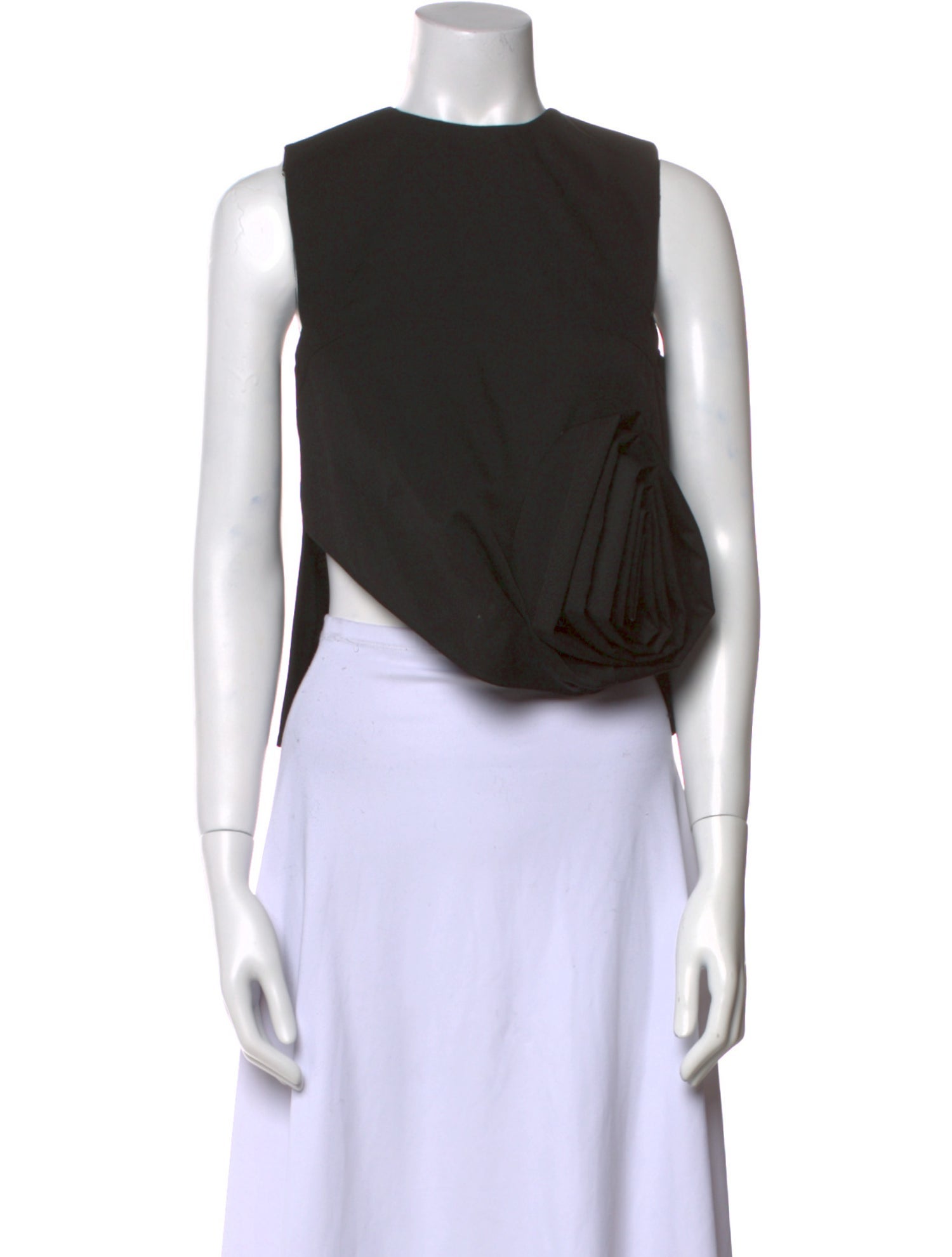 CHICTOPIA Crew Neck Sleeveless Crop Top