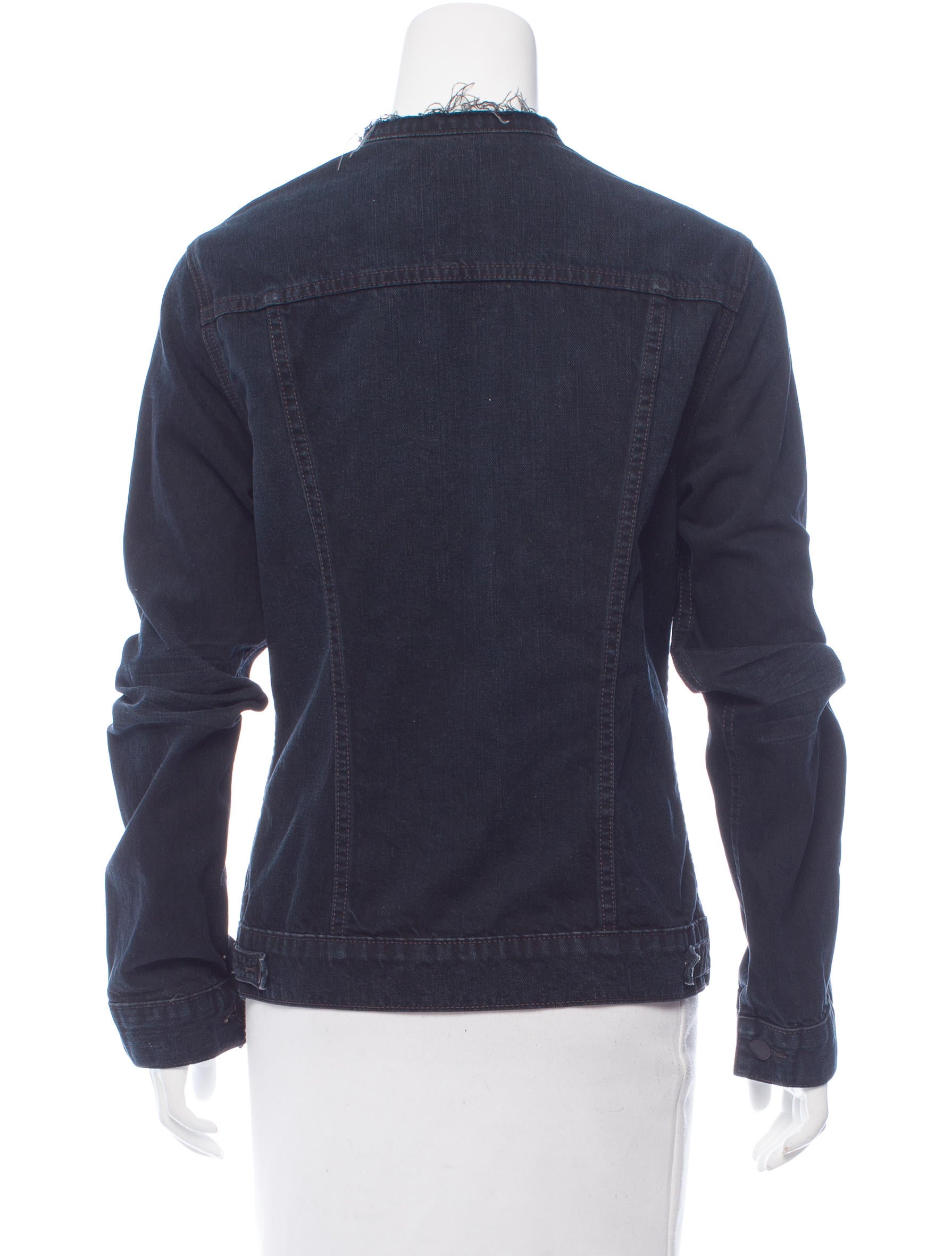 X clothing How to Use Gen X Clothing Coupons Gen X Clothing is an online retailer of hip and fashionable clothing for men and women. When promotional offers and coupons are available for their products, you will find them on the official Gen X Clothing homepage.