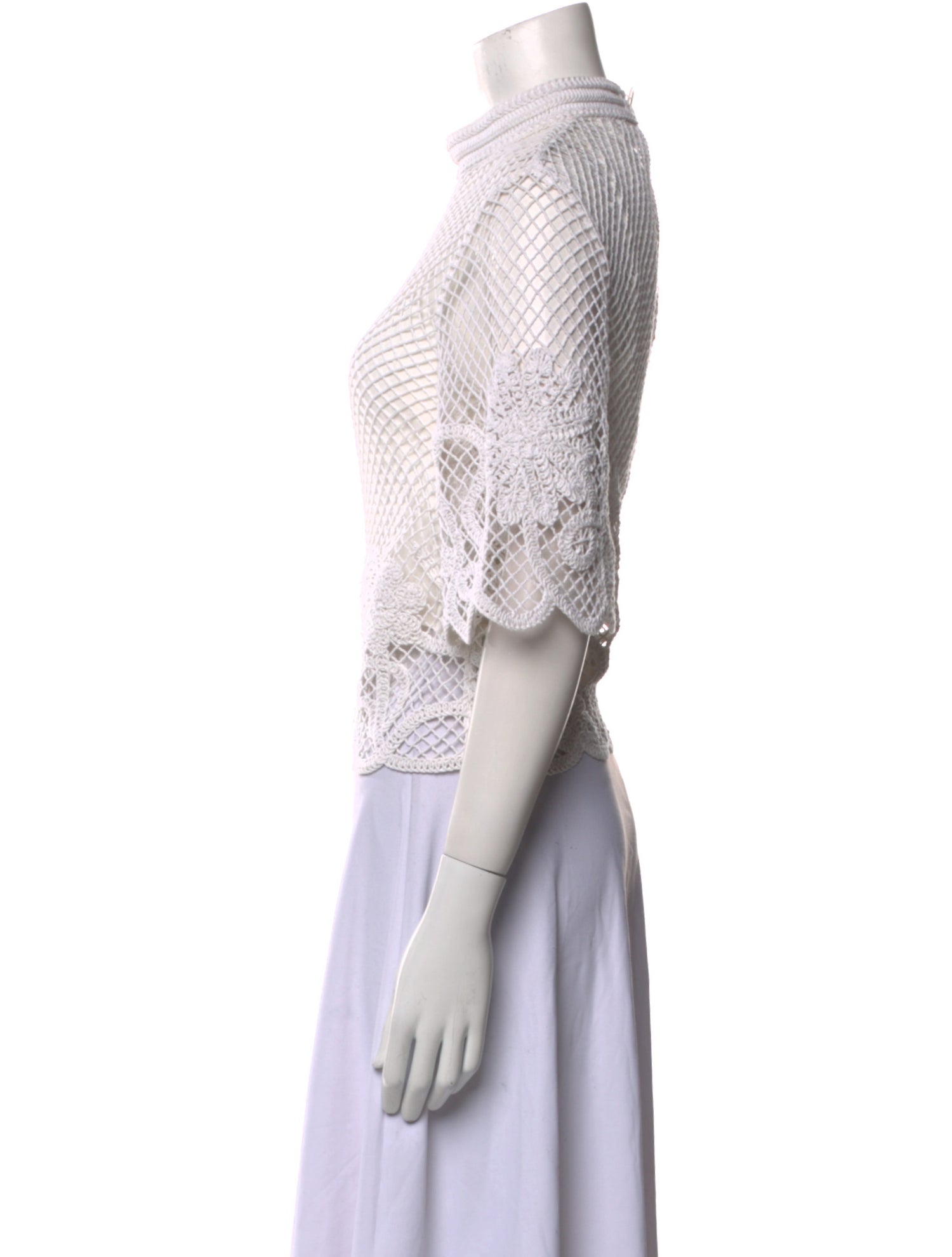 CLEA Lace Pattern Mock Neck Crop Top
