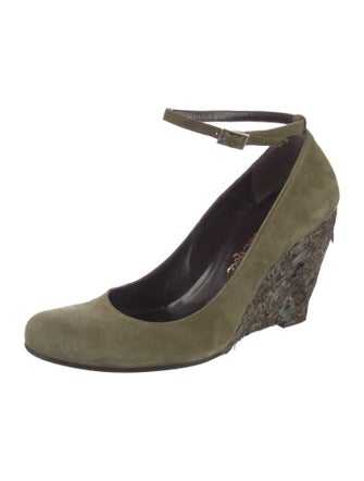 Clio Peppiatt Suede Pumps