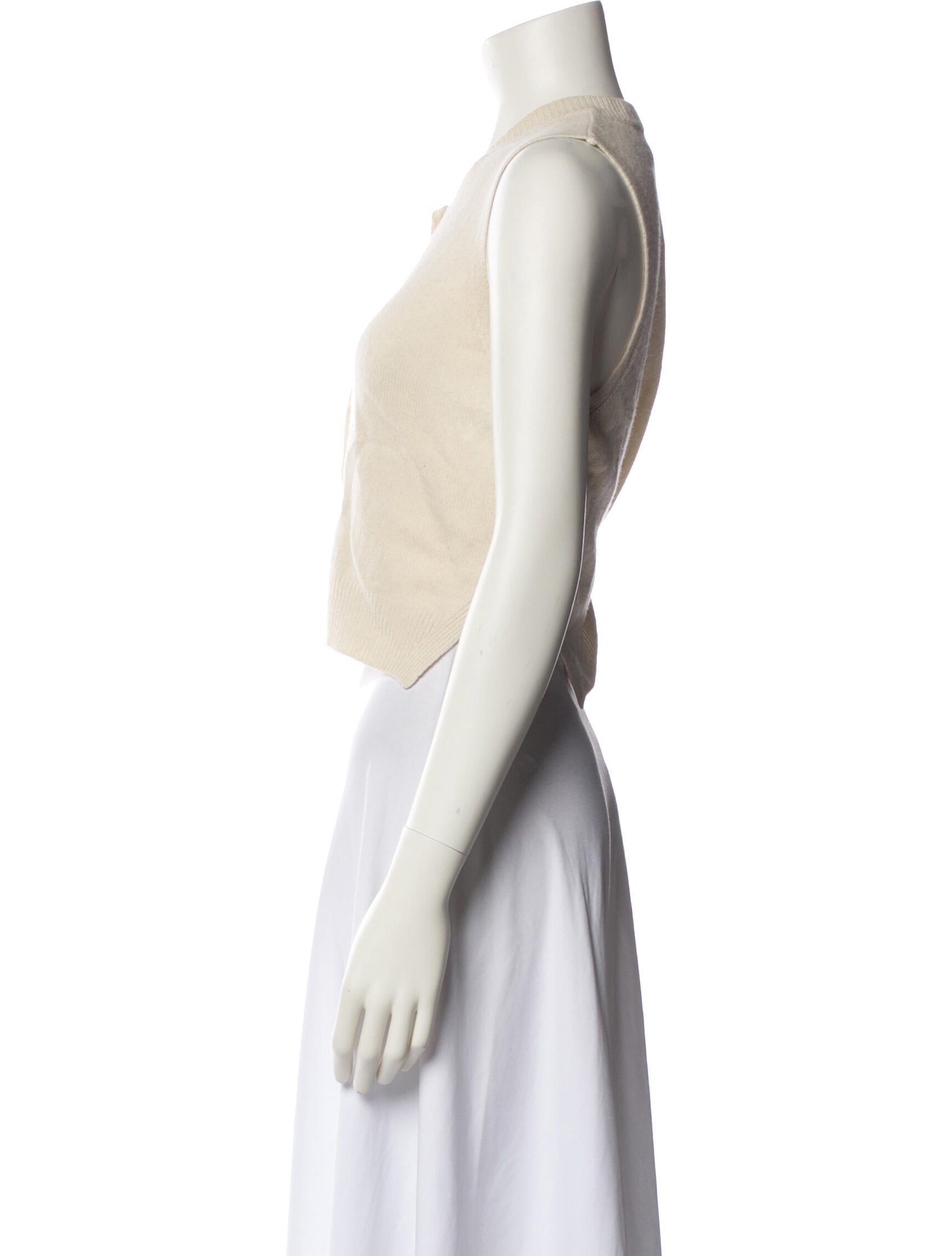 CORDERA Merino Wool V-Neck Sweater