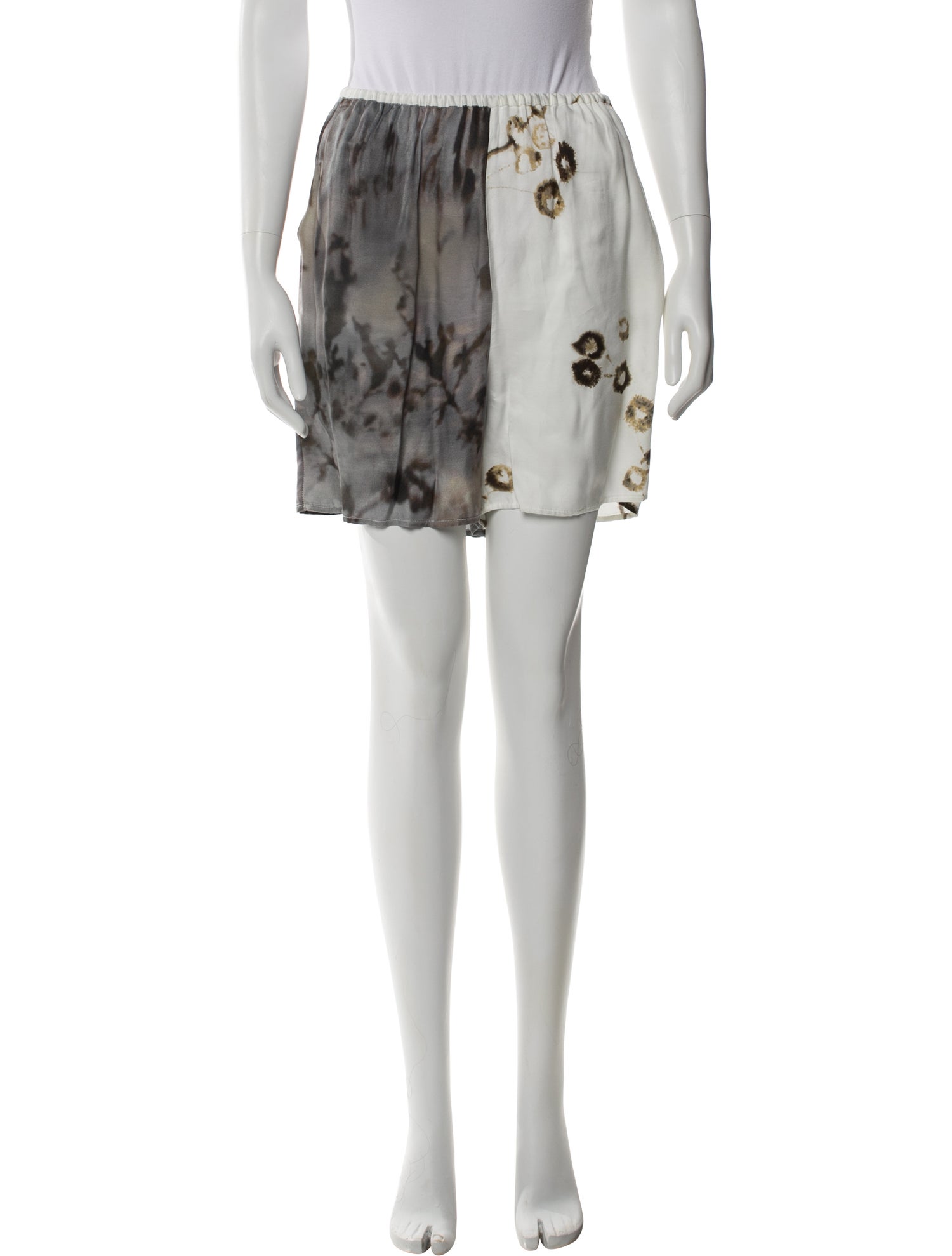 CORDERA Floral Print Knee-Length Shorts