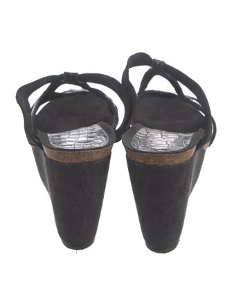 Couture Donald J Pliner Printed T-Strap Sandals