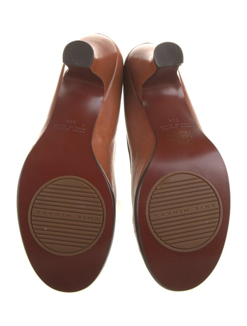 Chie Mihara Leather Ruffle Embellishment Pumps