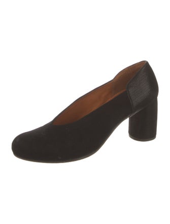 Chie Mihara Suede Pumps