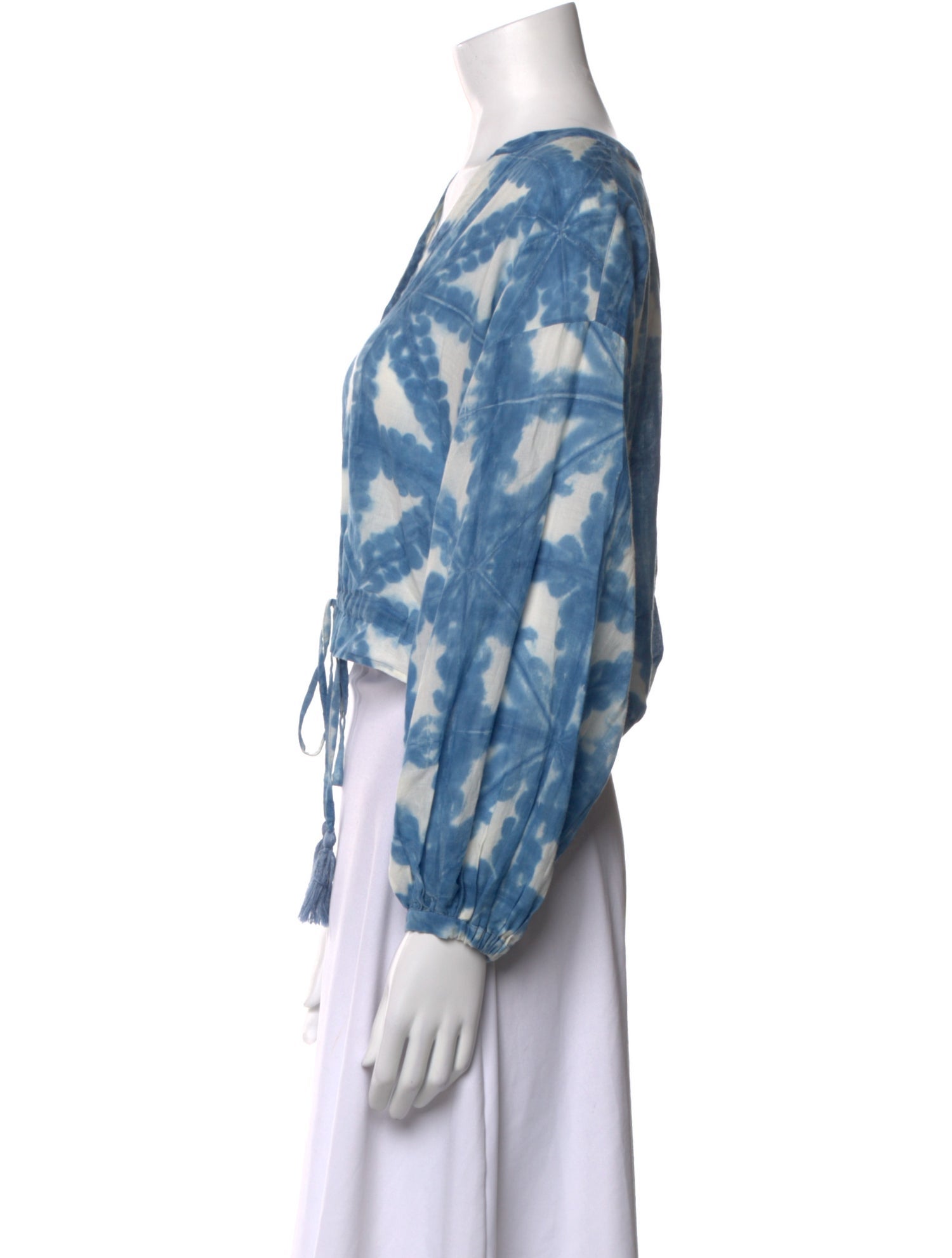 Cara Cara Printed V-Neck Crop Top