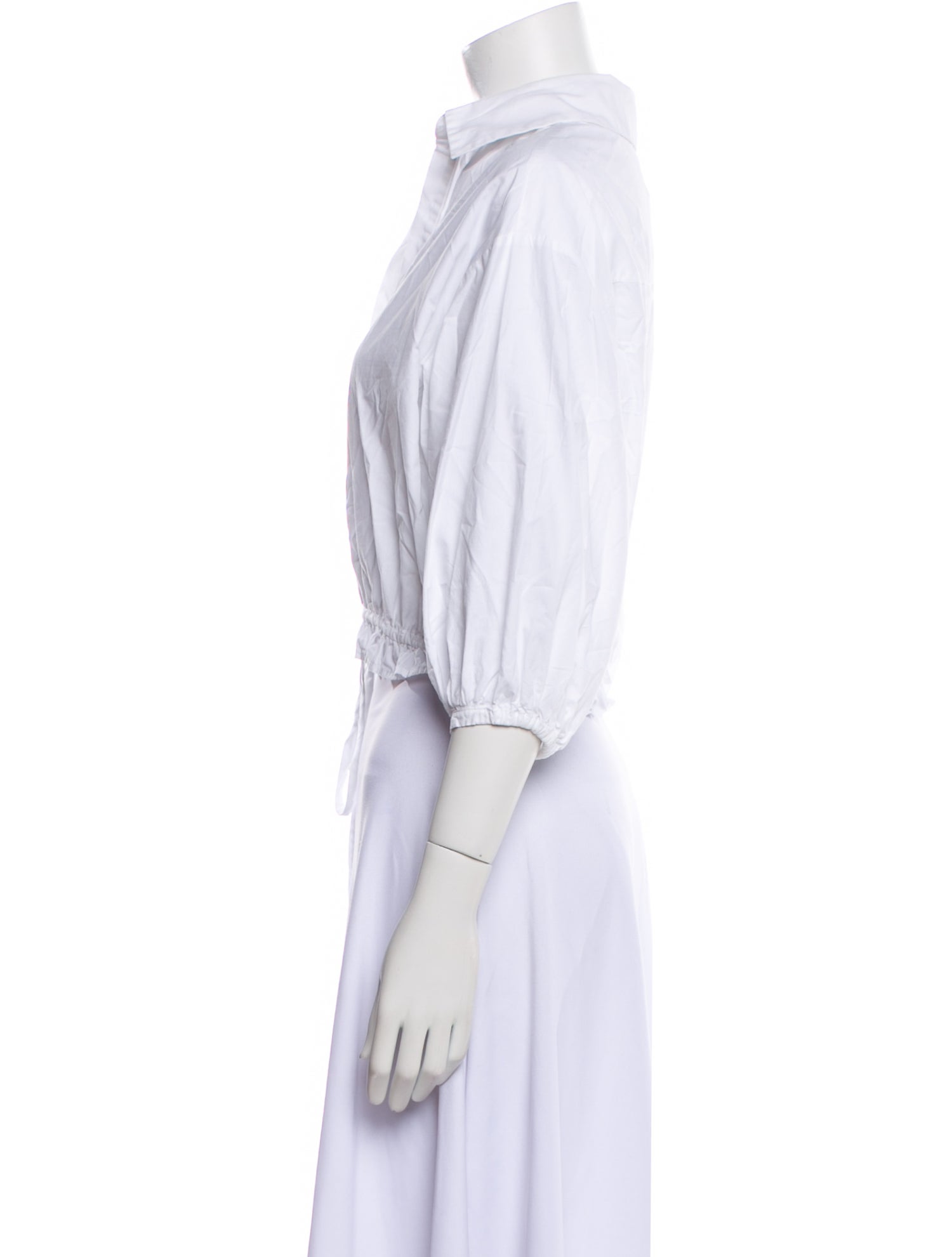 Cara Cara V-Neck Three-Quarter Sleeve Crop Top