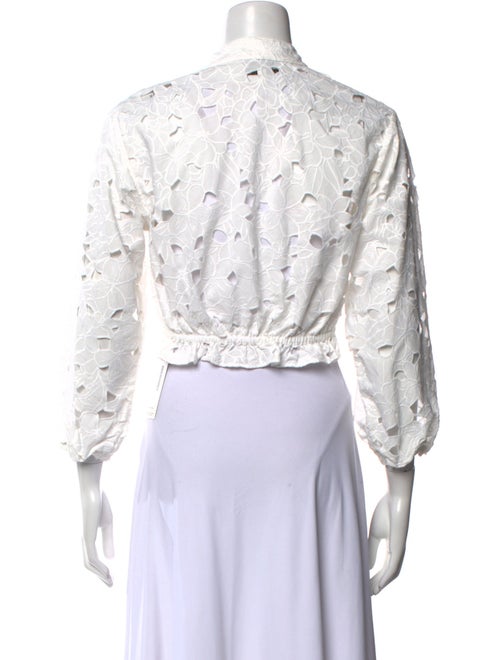 Cara Cara V-Neck Three-Quarter Sleeve Crop Top