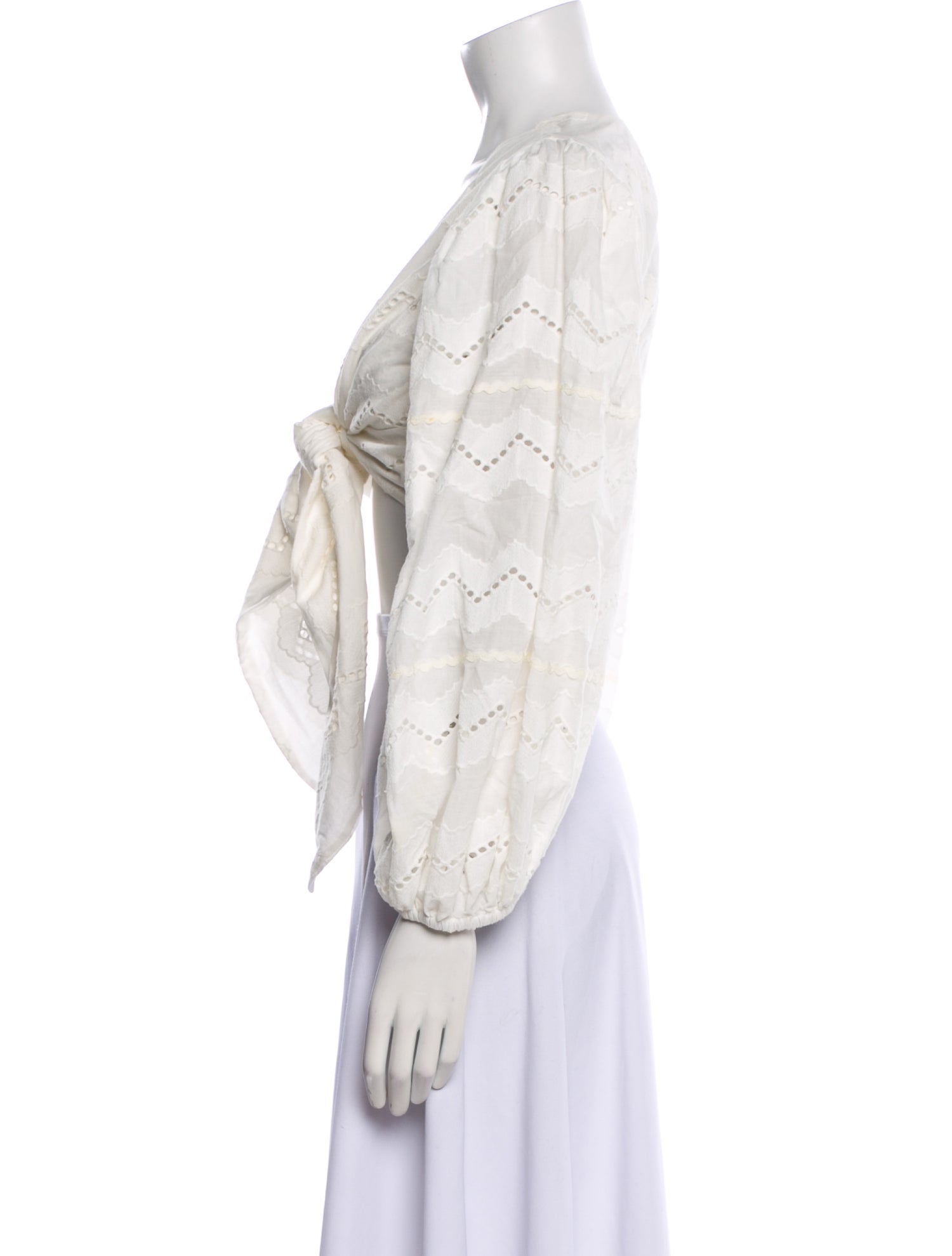 Charina Sarte V-Neck Three-Quarter Sleeve Crop Top