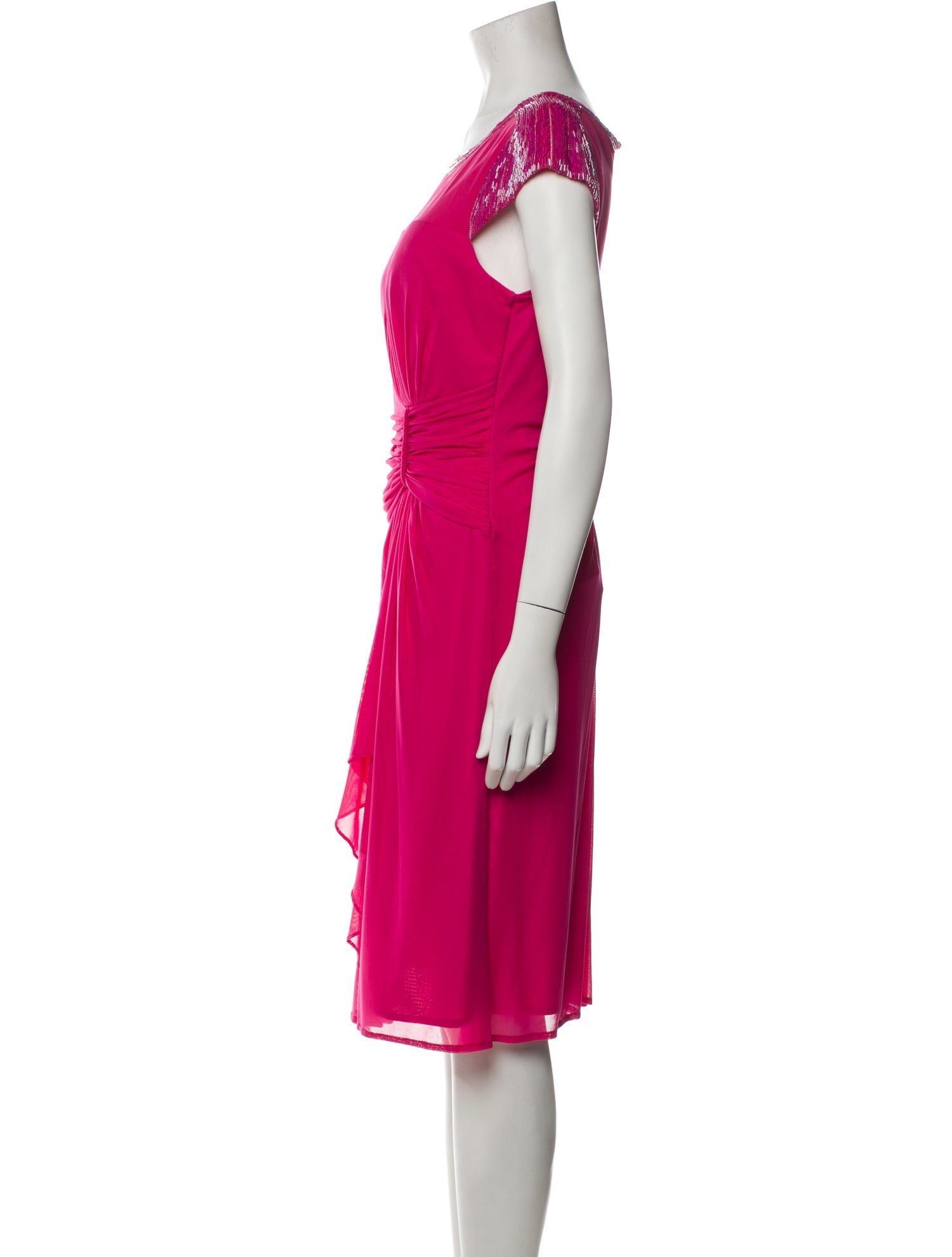 Clips Scoop Neck Knee-Length Dress