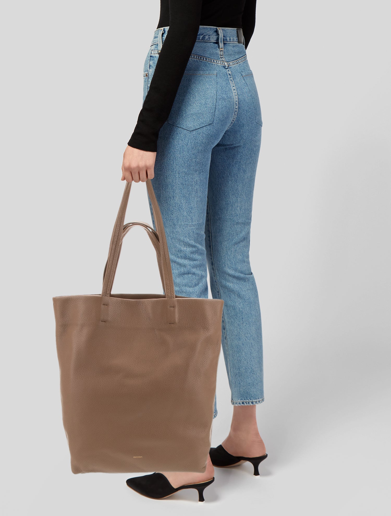 Cuyana Leather Bucket Bag