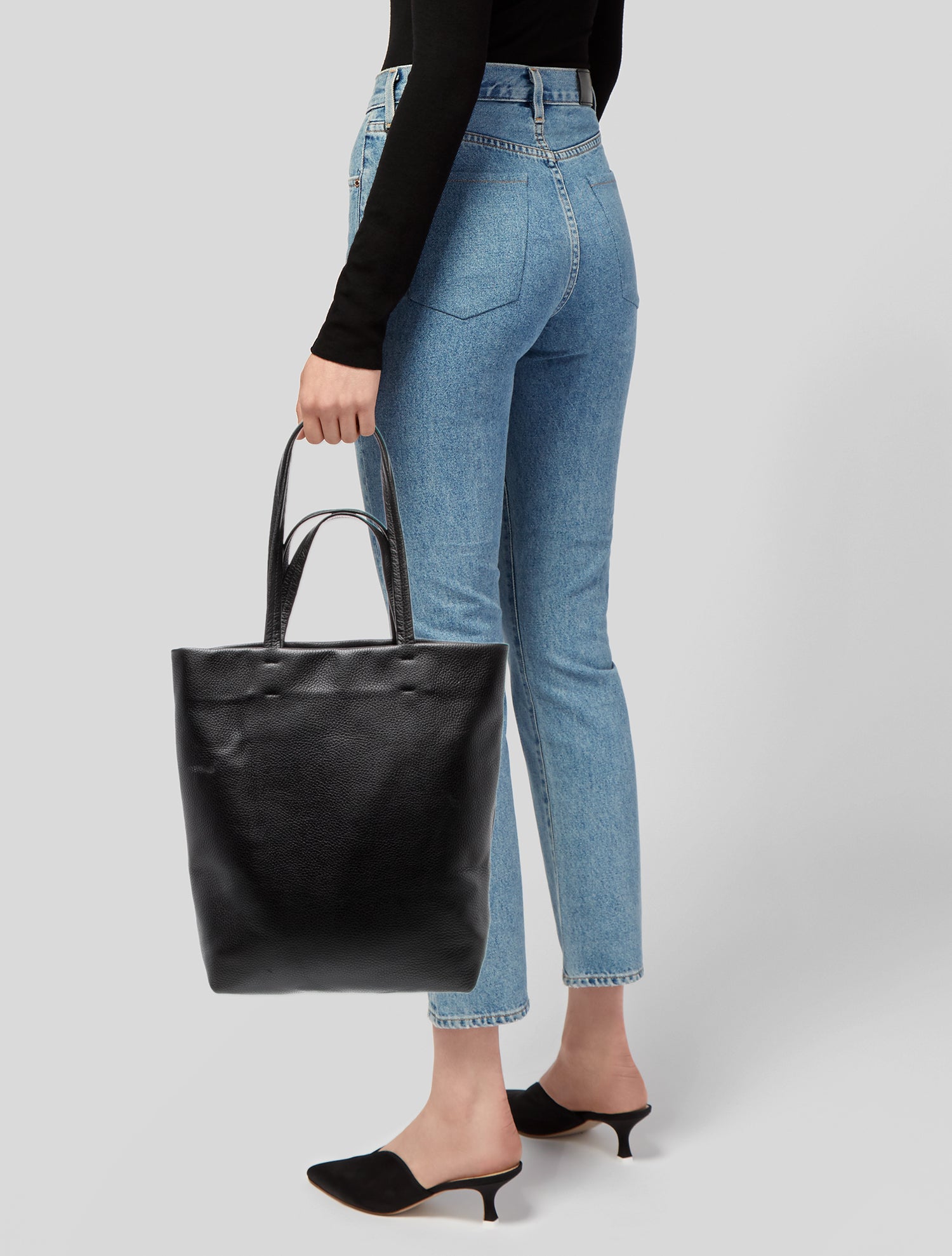 Cuyana Leather Bucket Bag