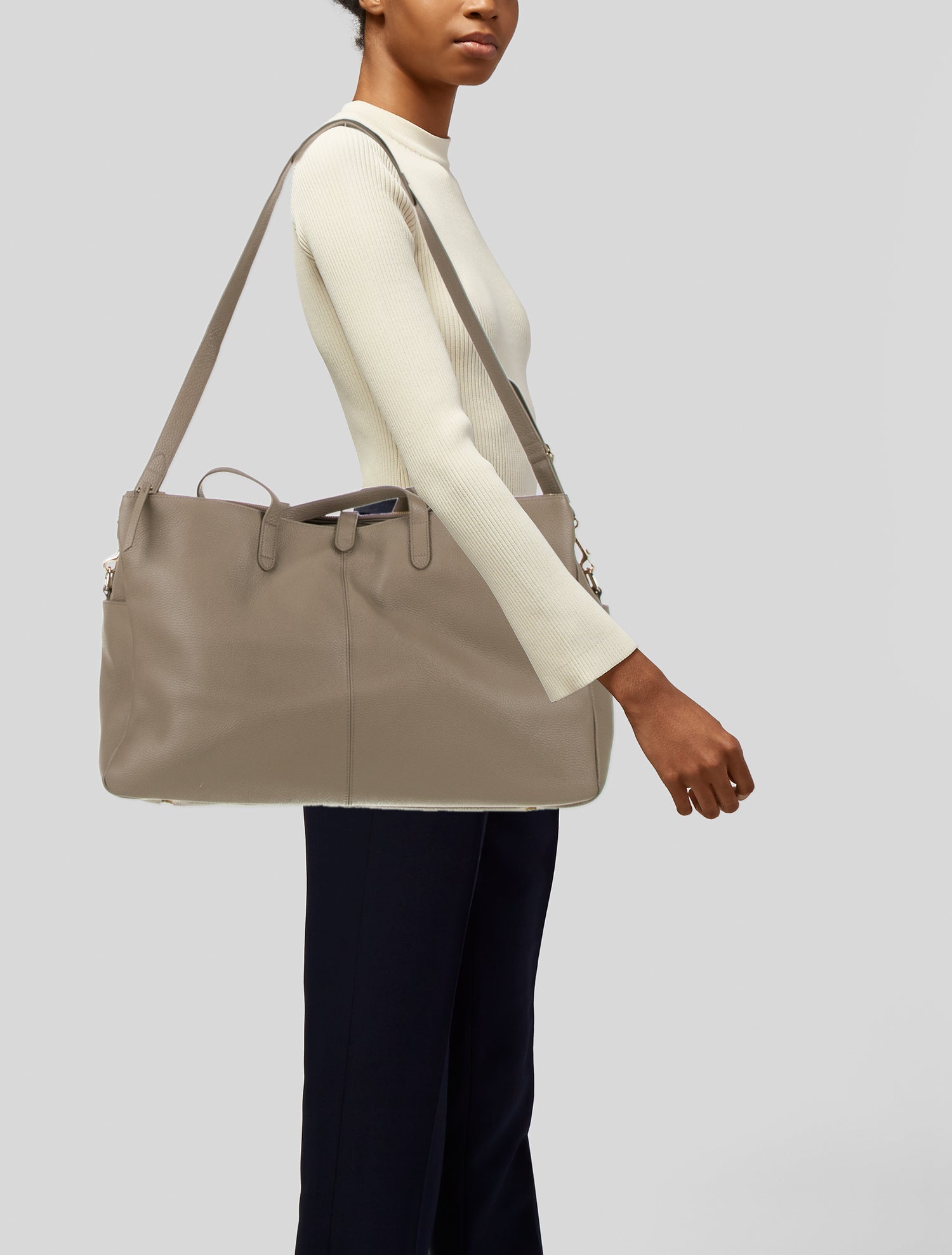 Cuyana Leather Weekender Bag