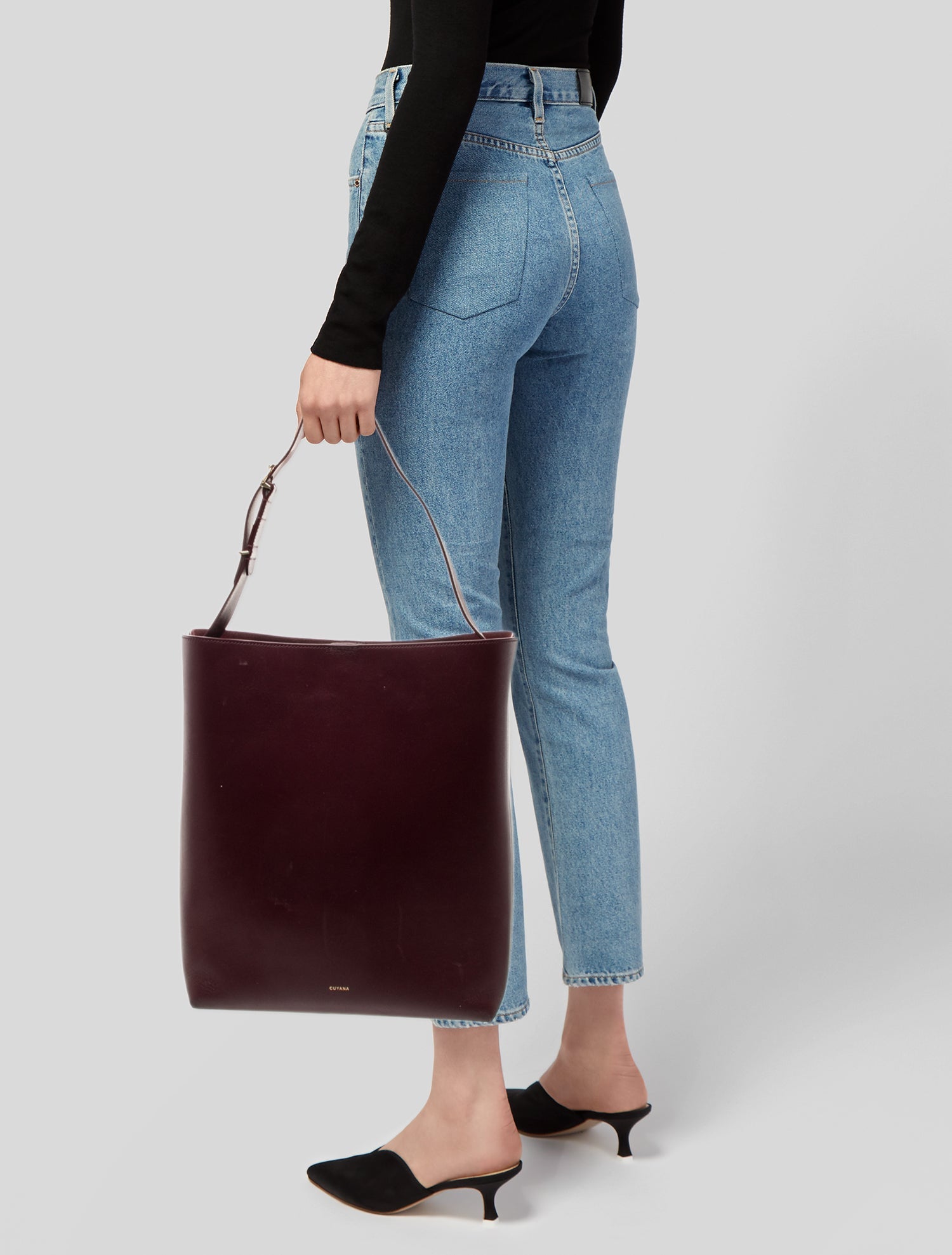 Cuyana Leather Bucket Bag