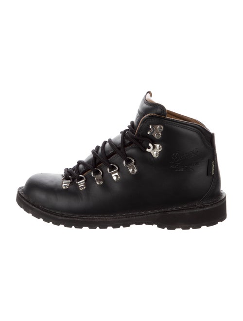 danner hiking boots black
