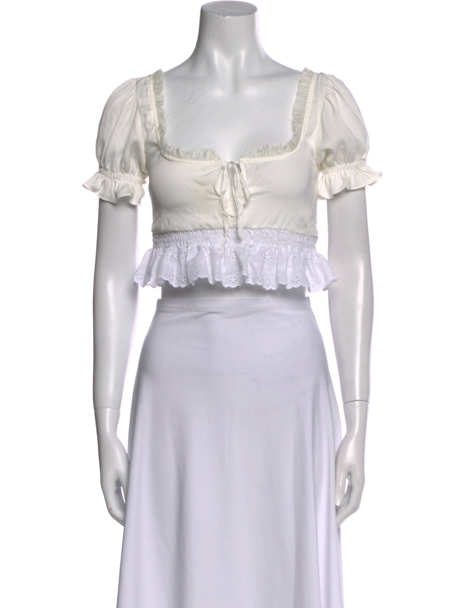 Daisy Square Neckline Short Sleeve Crop Top