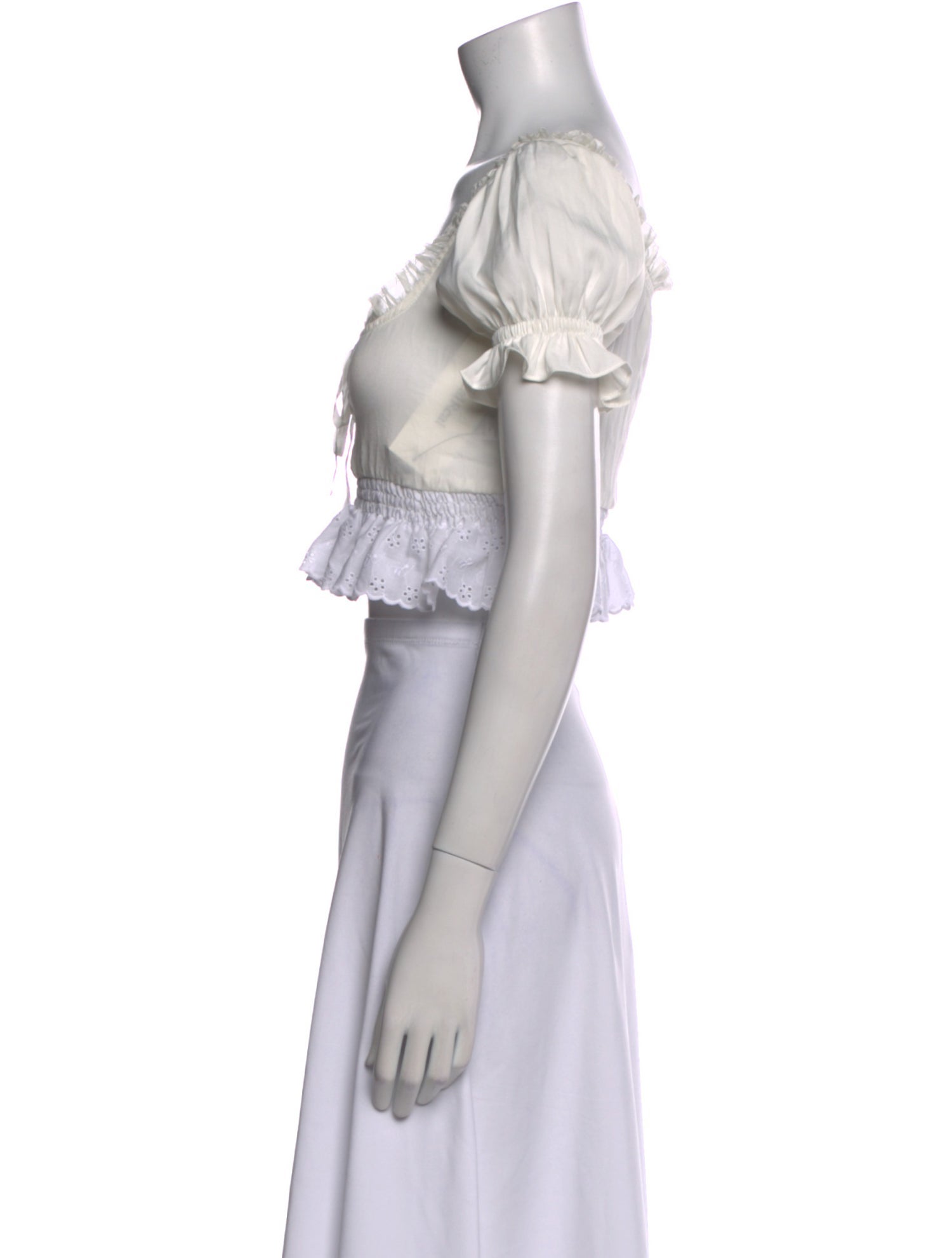 Daisy Square Neckline Short Sleeve Crop Top