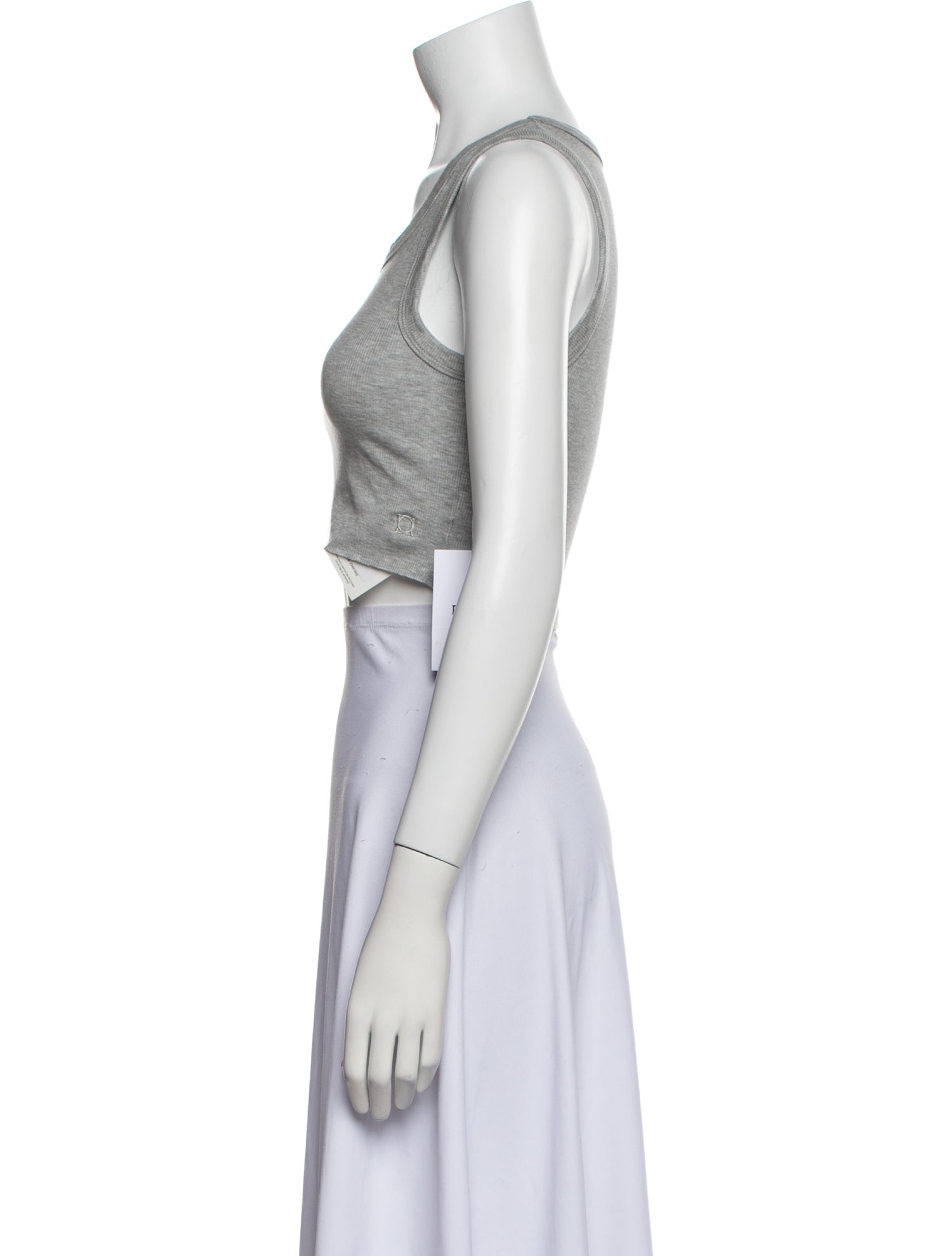 DDAM Scoop Neck Sleeveless Crop Top