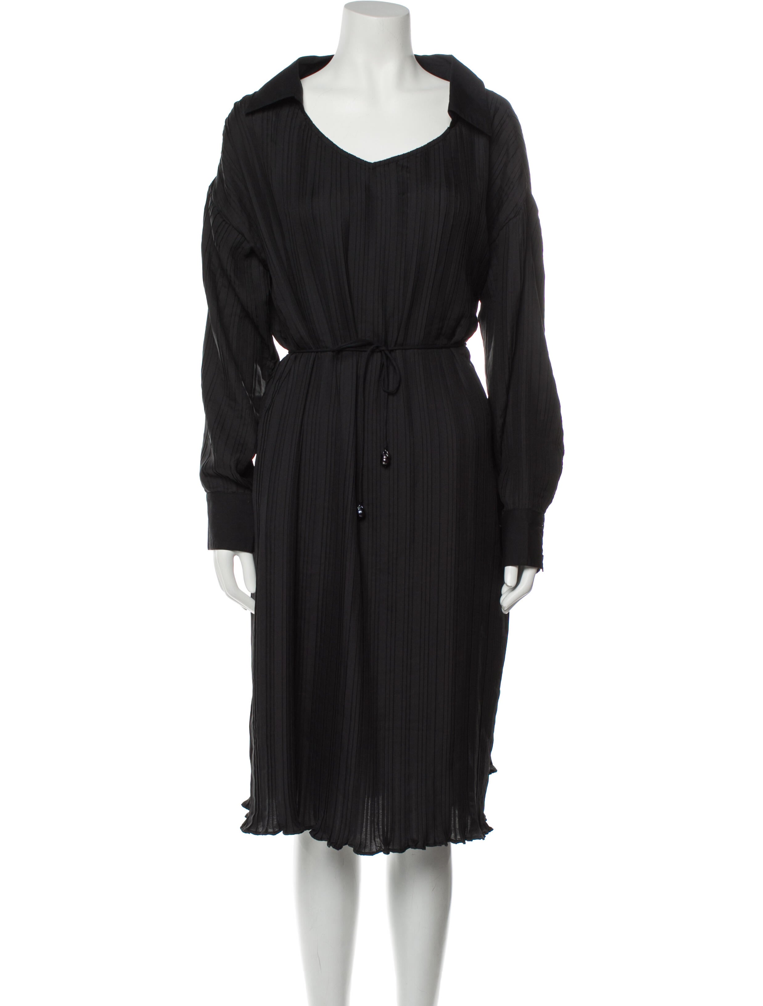 Deveaux Scoop Neck Midi Length Dress