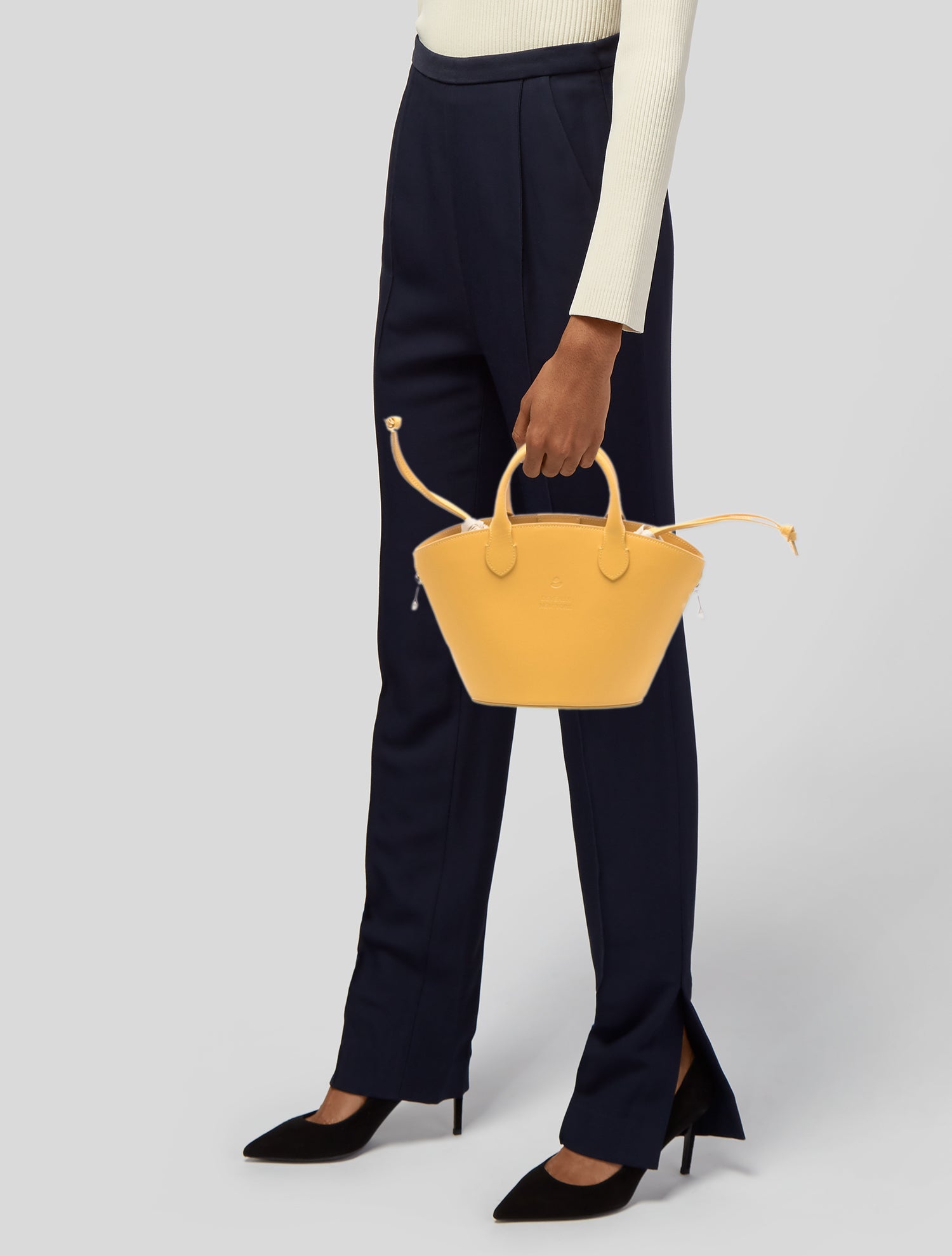 Deveaux Leather Belt Bag