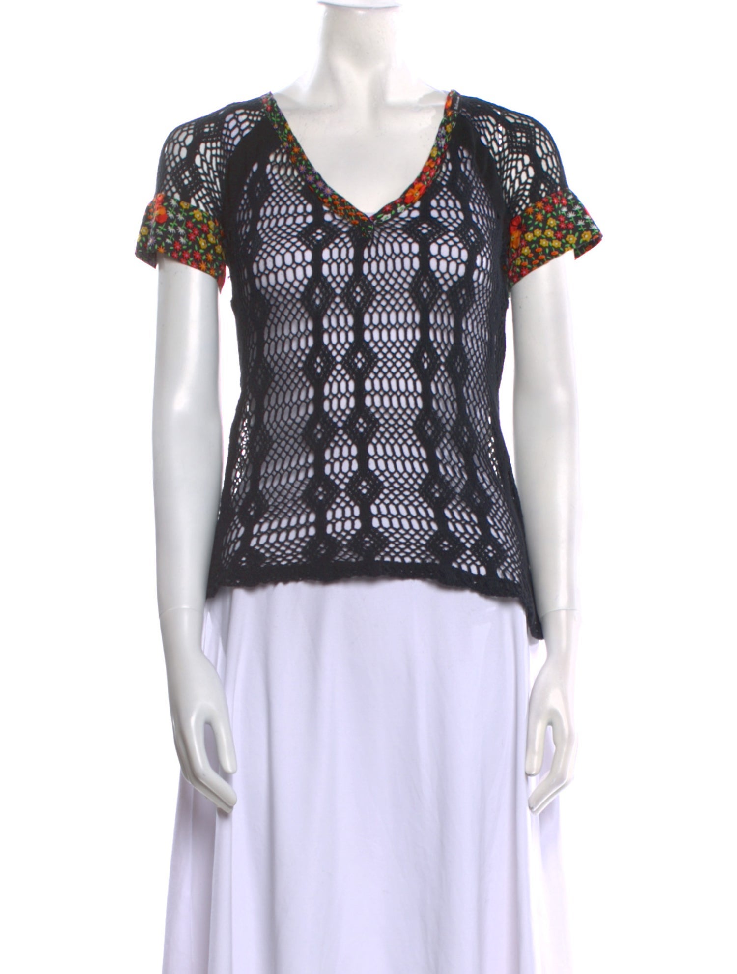 D&G Lace Pattern V-Neck Top