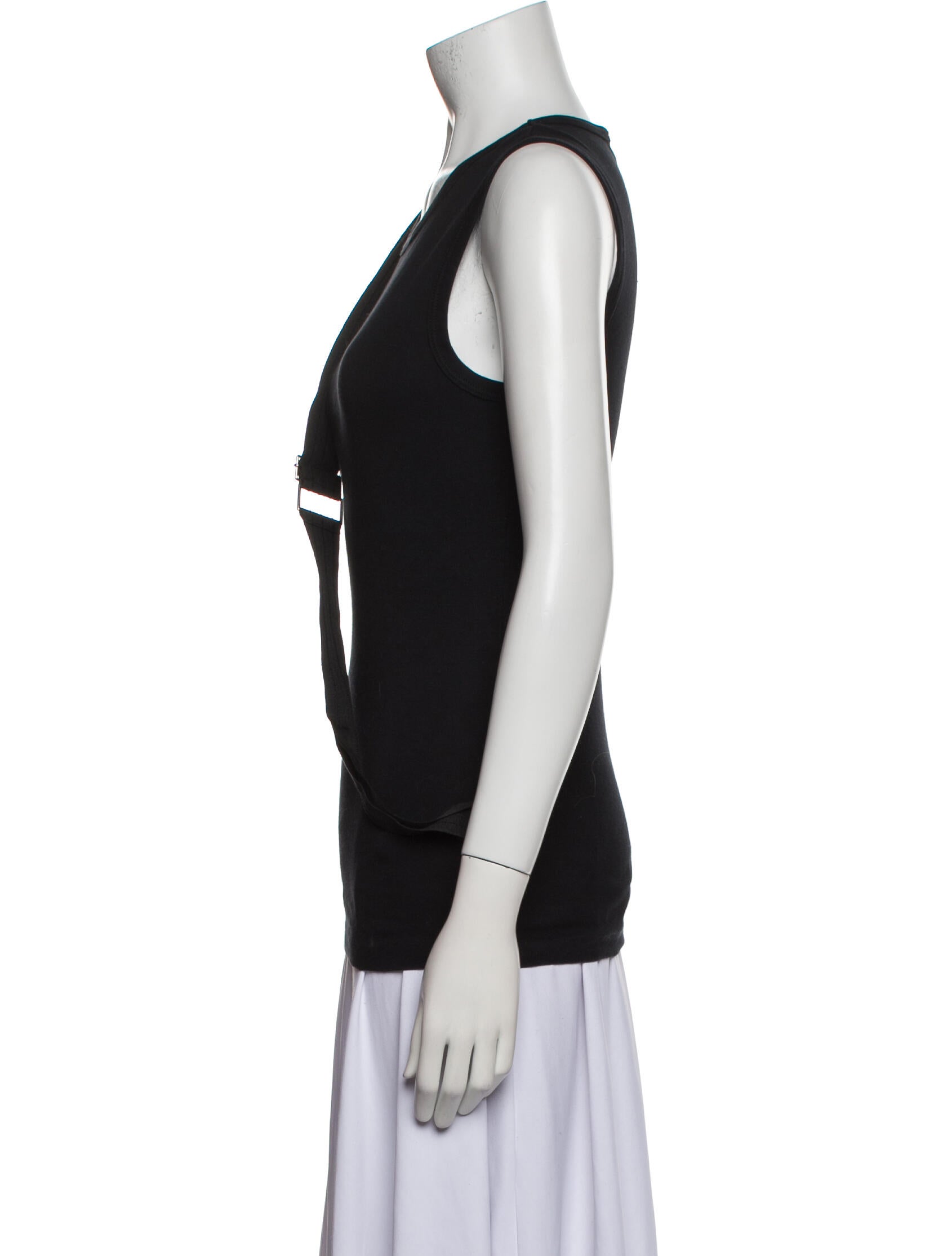 D&G Scoop Neck Sleeveless Top