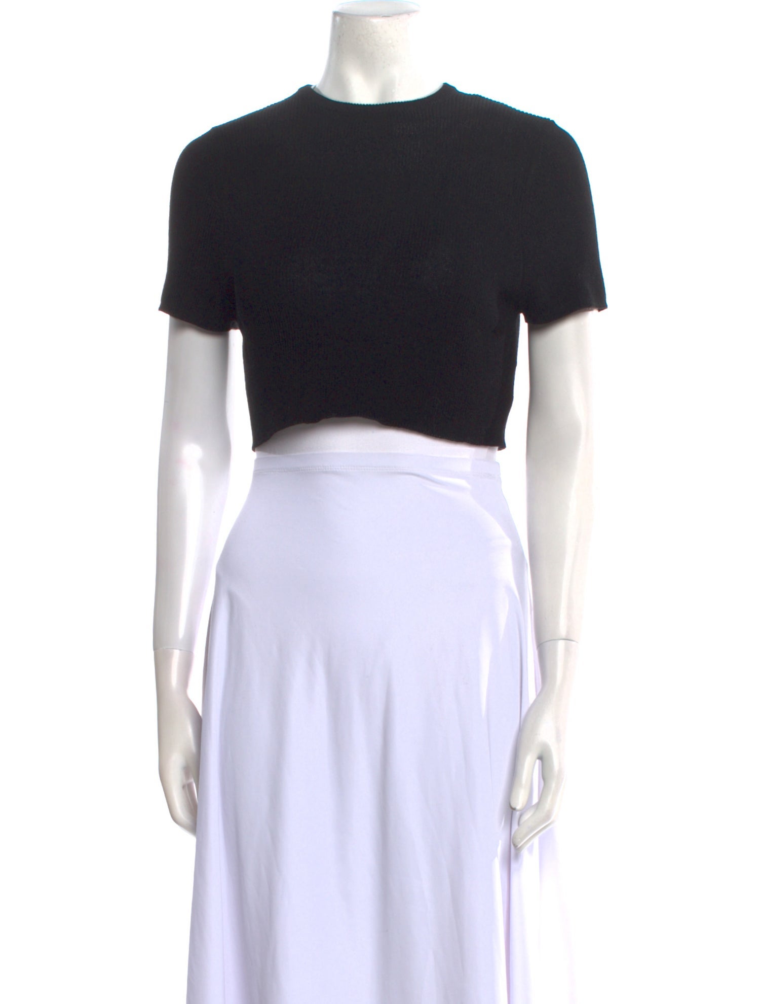 Dissh Crew Neck Short Sleeve Crop Top