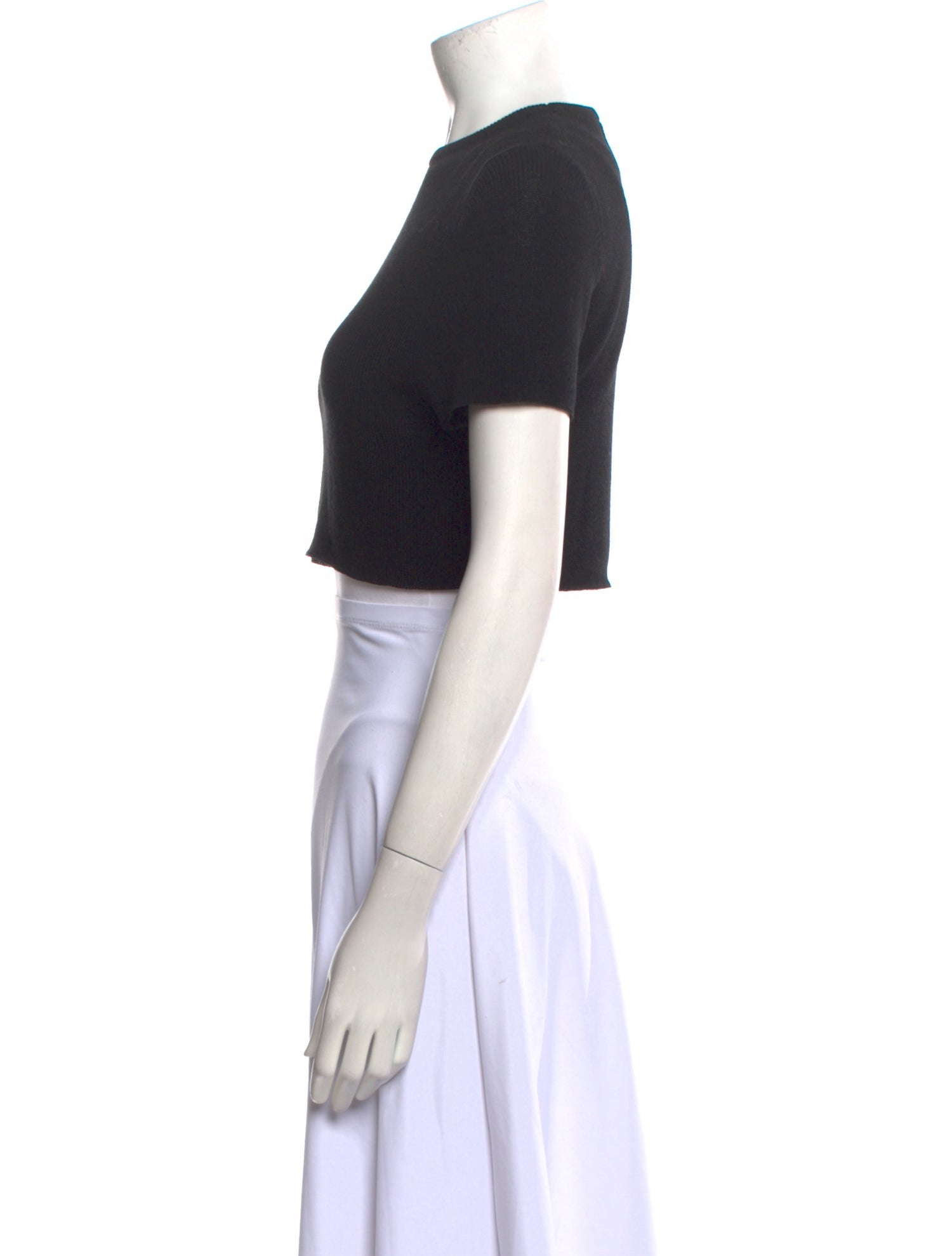 Dissh Crew Neck Short Sleeve Crop Top