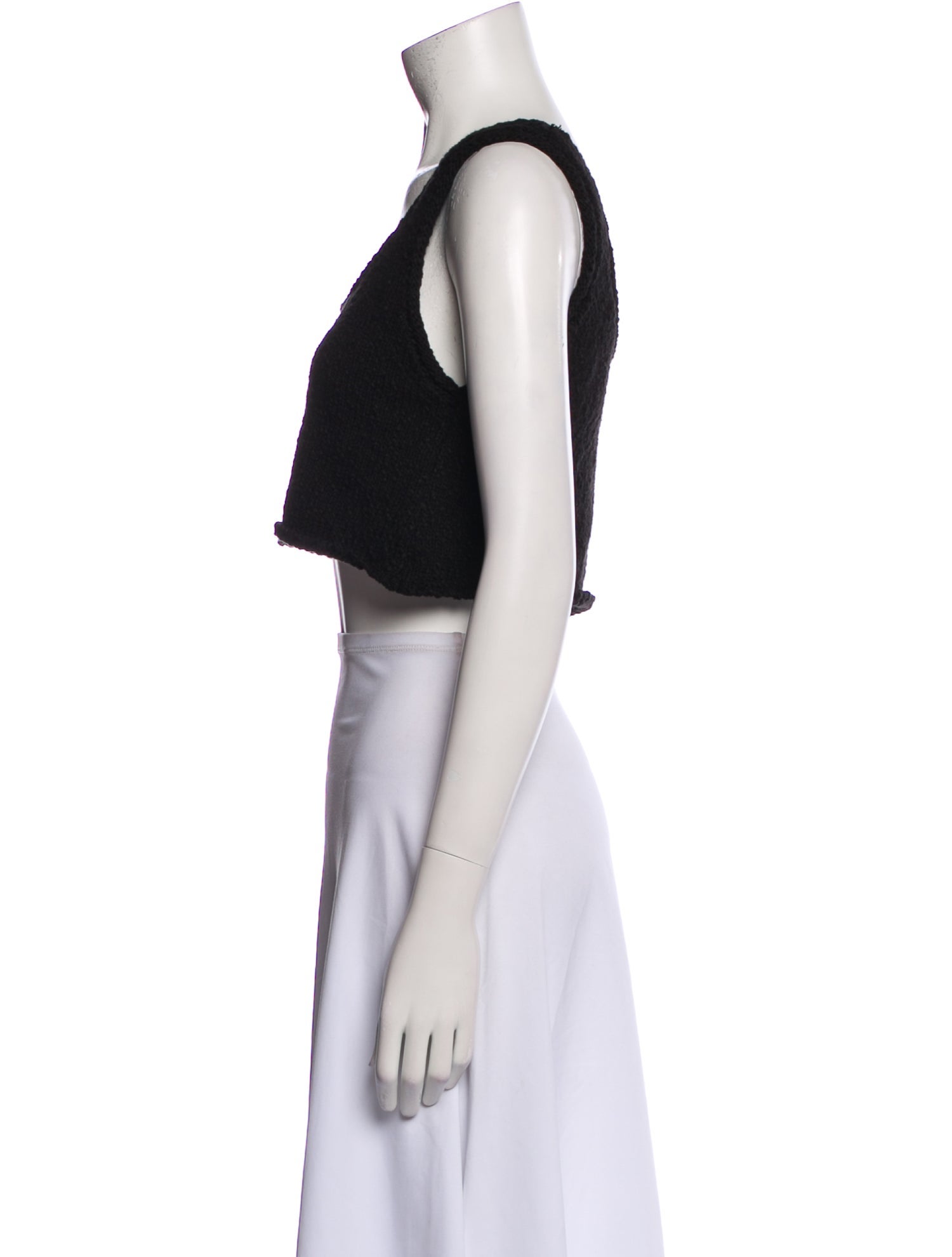 Dissh Scoop Neck Sleeveless Crop Top