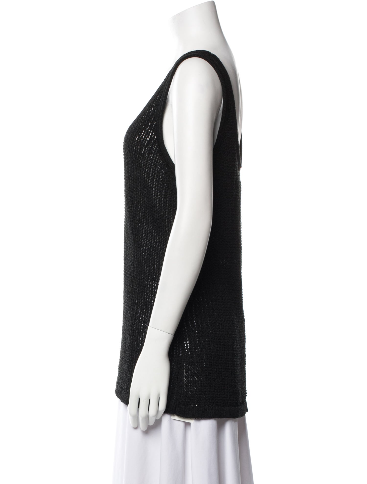 Dissh Scoop Neck Sleeveless Top
