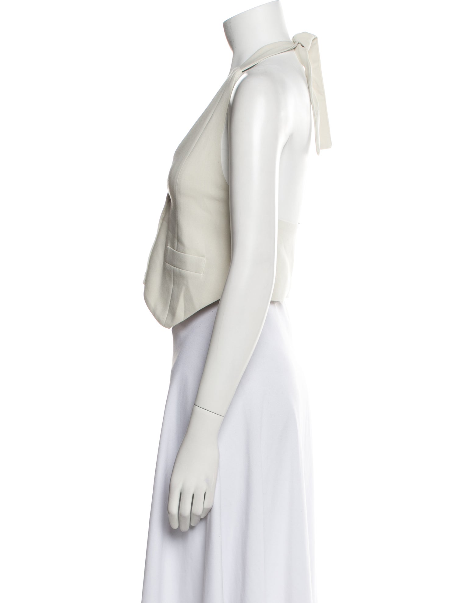 Dissh V-Neck Sleeveless Crop Top