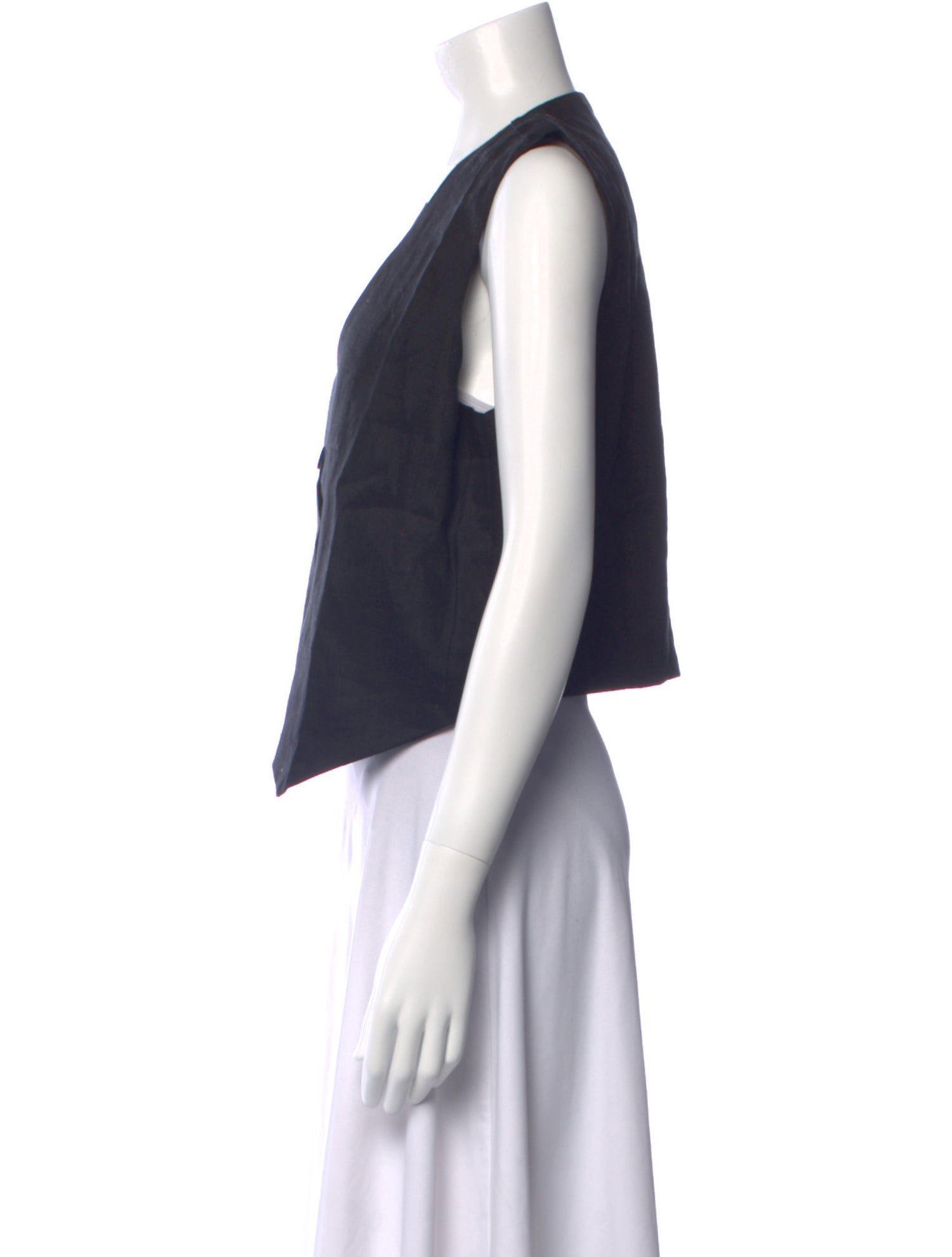 Dissh Linen V-Neck Crop Top