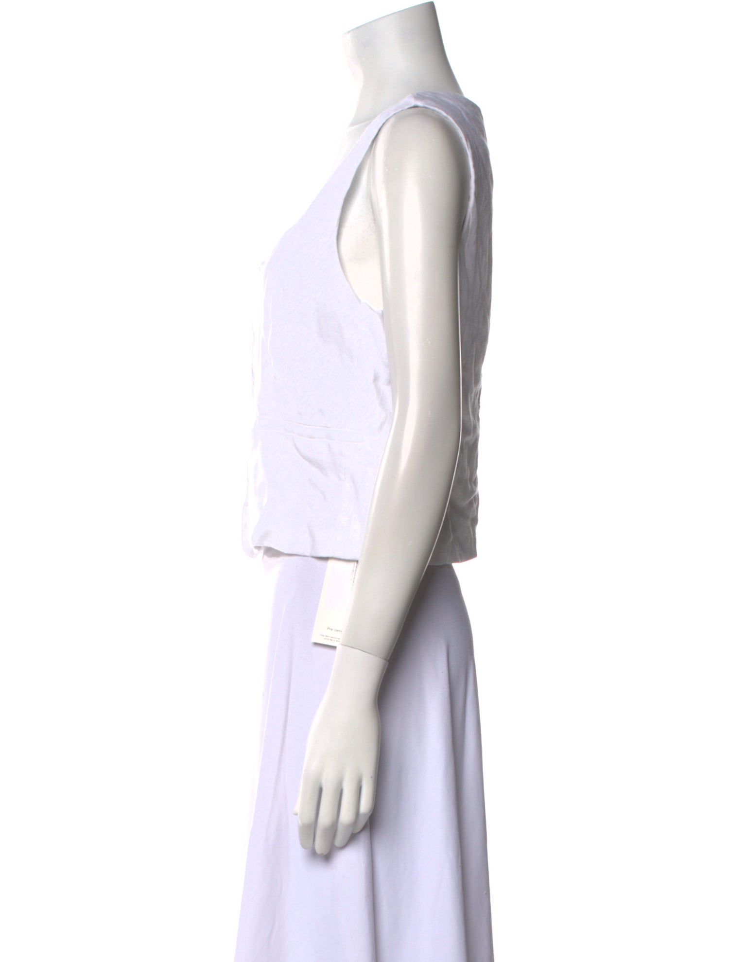 Dissh Linen Scoop Neck Crop Top