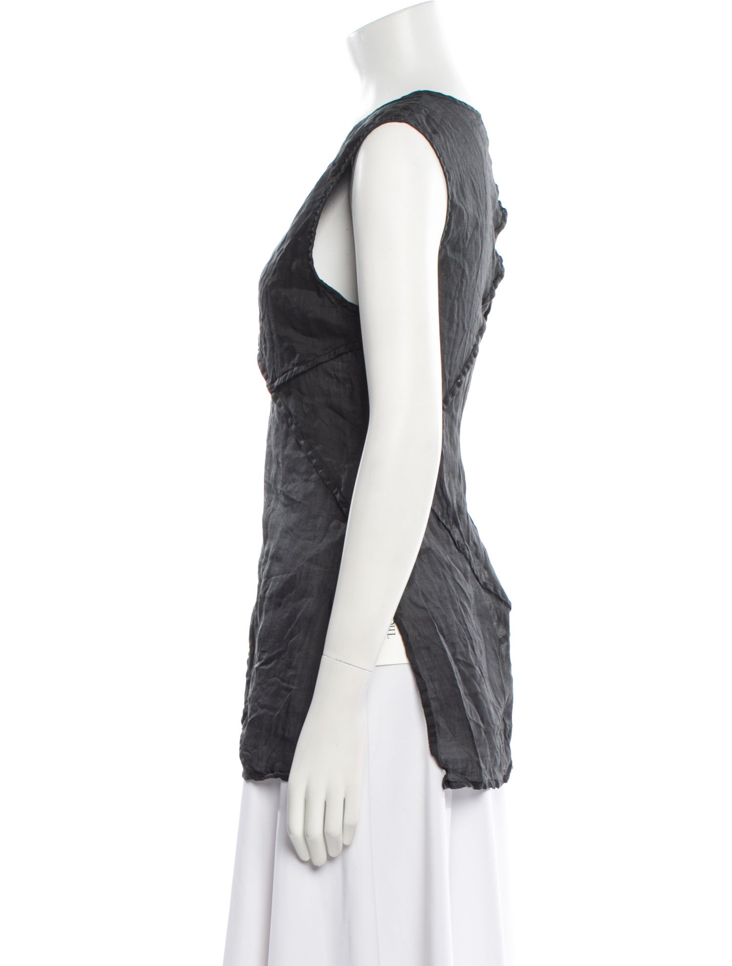 Dissh V-Neck Sleeveless Top