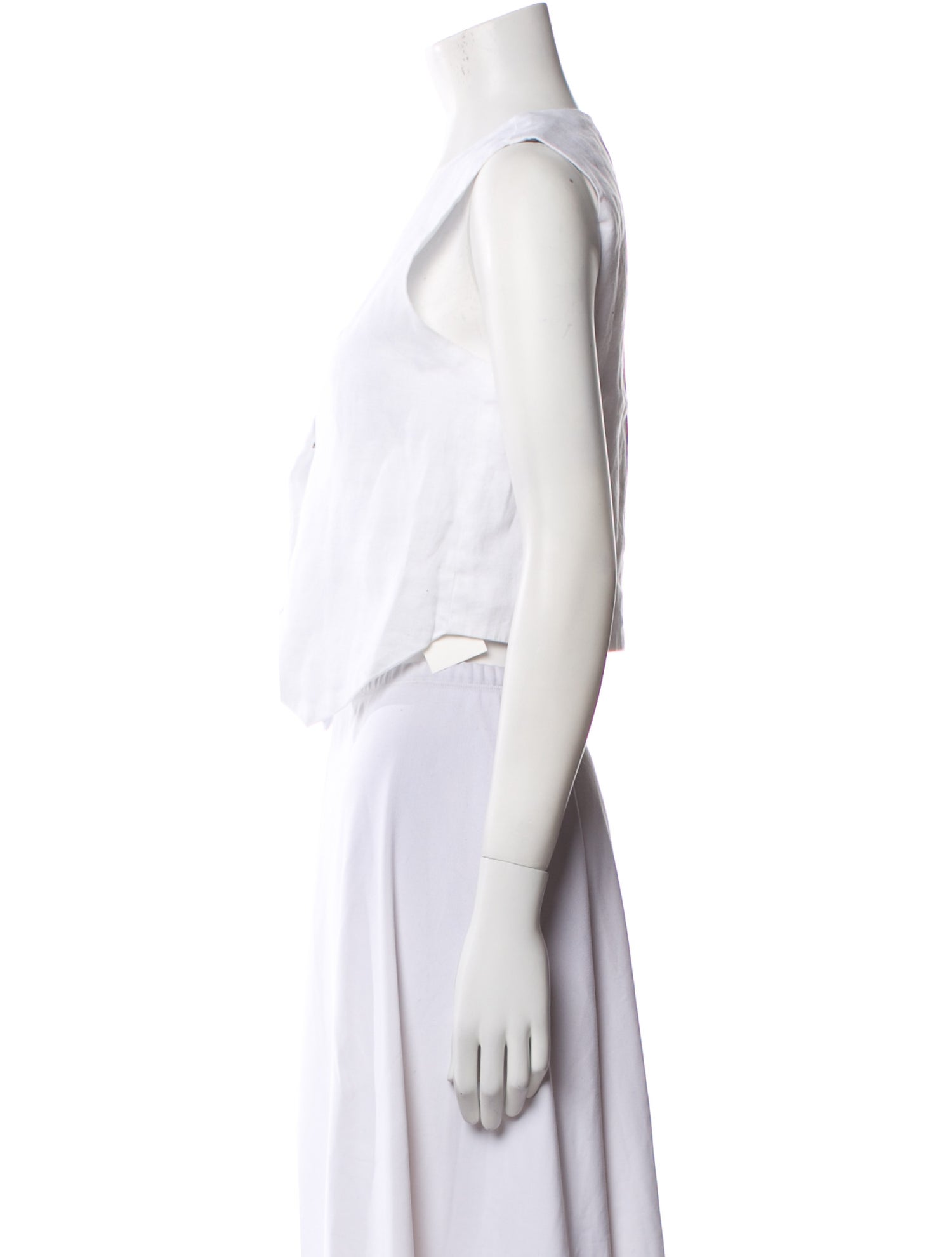 Dissh Linen V-Neck Crop Top