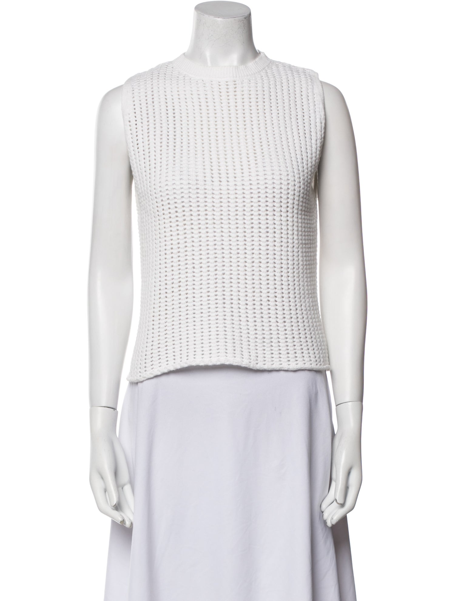 Dissh Crew Neck Sleeveless Crop Top