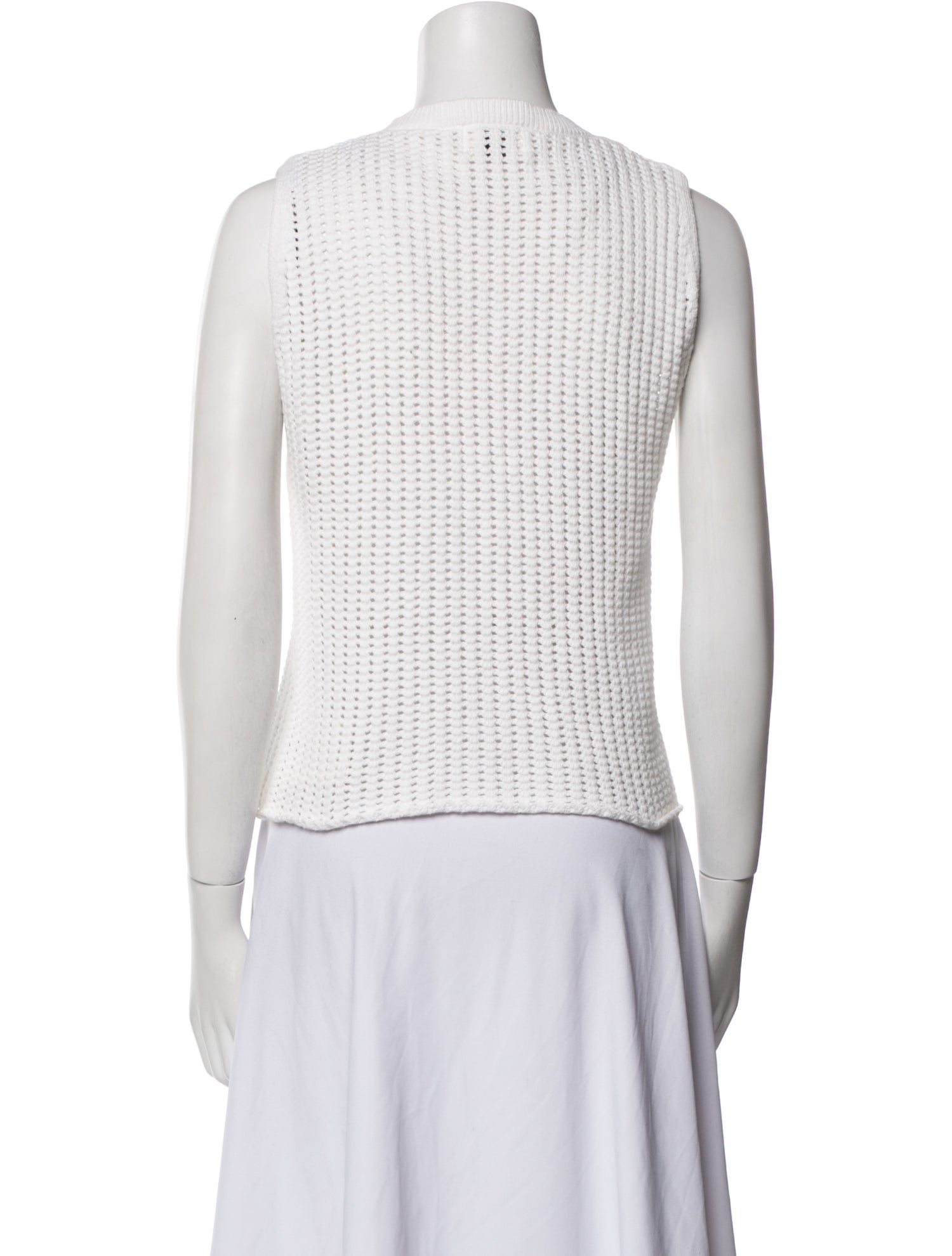 Dissh Crew Neck Sleeveless Crop Top