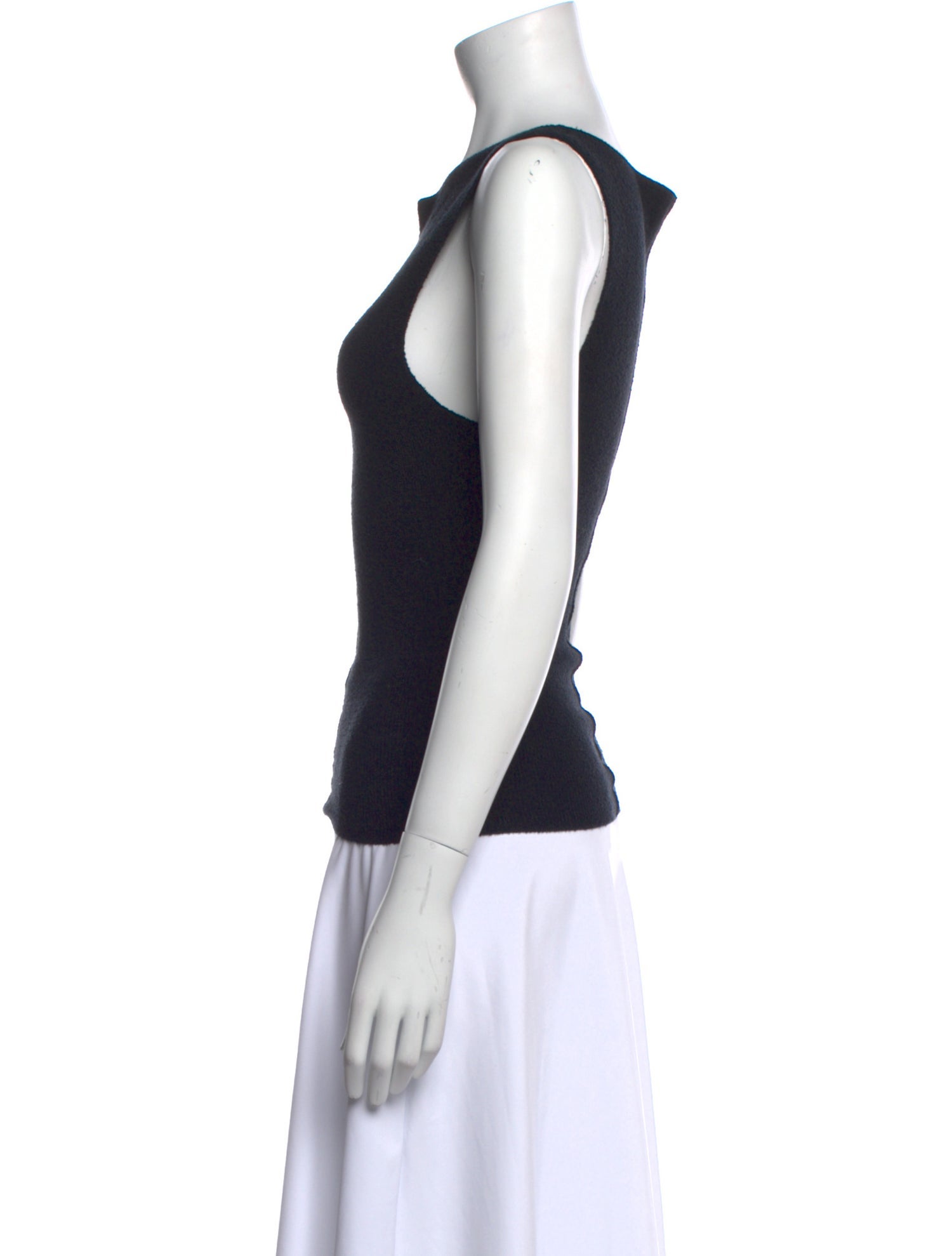 Dissh Bateau Neckline Sleeveless Top w/ Tags