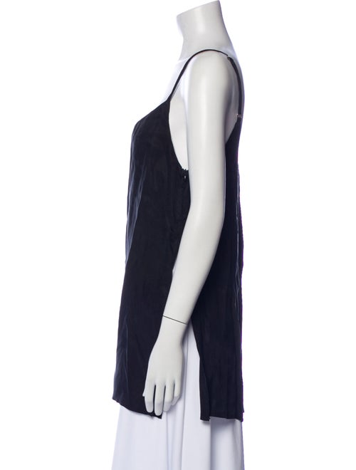 Dissh Scoop Neck Sleeveless Top